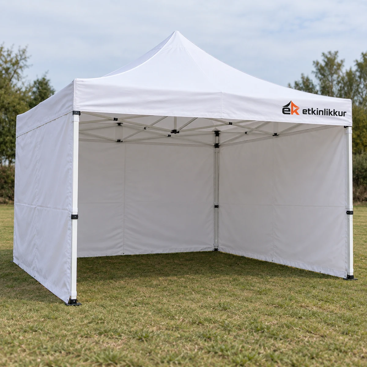 4×4 Gazebo 40’lık Çelik Gövde 3 Adet Tam 1 Adet 3lü Versiyon Camlı Kapılı Duvarlı Model